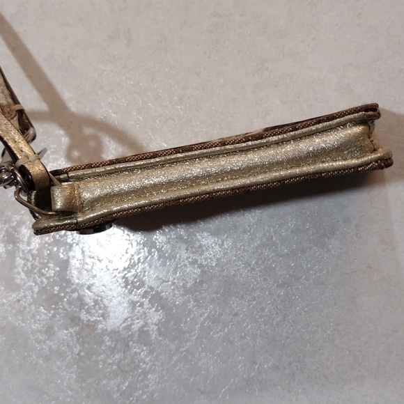 EUC Coach Signature I-Pod Case - Picture 8 of 13